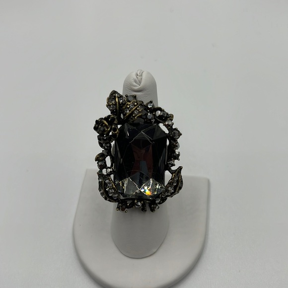 ONE OF A KIND STATEMENT PIECE RING - Picture 1 of 3